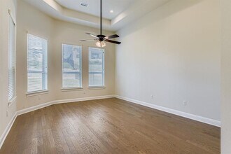 4709 Napoli Shore Dr in Volente, TX - Building Photo - Building Photo