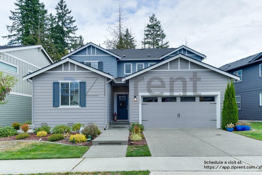 19033 129th St E in Bonney Lake, WA - Building Photo