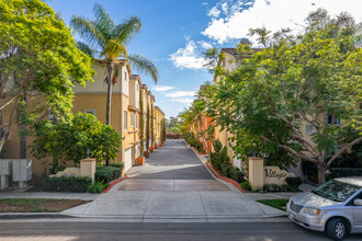 Villagio in San Diego, CA - Building Photo - Building Photo