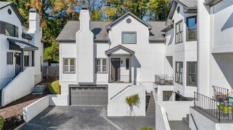 4200 Roswell Rd NE in Atlanta, GA - Building Photo