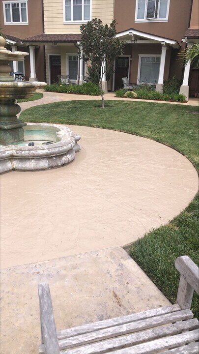 4644 Carpinteria Ave in Carpinteria, CA - Building Photo