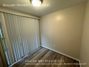 209 Lakeshore Dr in Lexington, KY - Building Photo - Building Photo