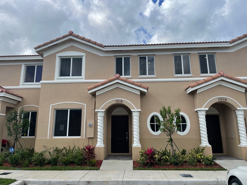 1018 SE 23rd Ave in Homestead, FL - Building Photo