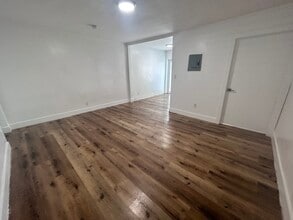 1650 SW 3rd St, Unit 3 in Miami, FL - Building Photo - Building Photo