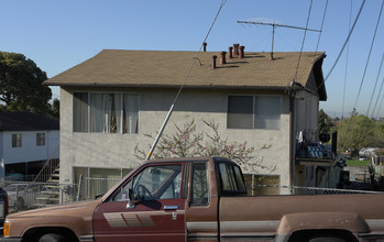 15999 Maubert Ave in San Leandro, CA - Building Photo - Building Photo