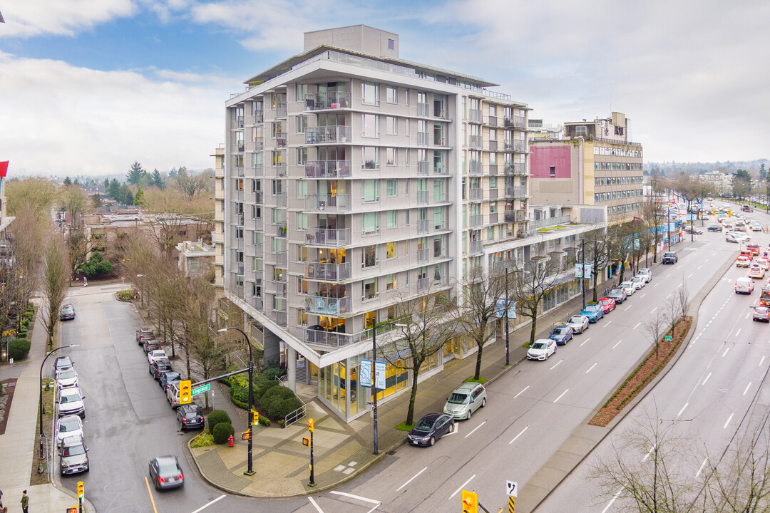 Uno in Vancouver, BC - Building Photo