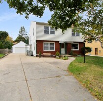 2637 S 51st St, Unit 2637 S 51st St Upper Unit in Milwaukee, WI - Building Photo
