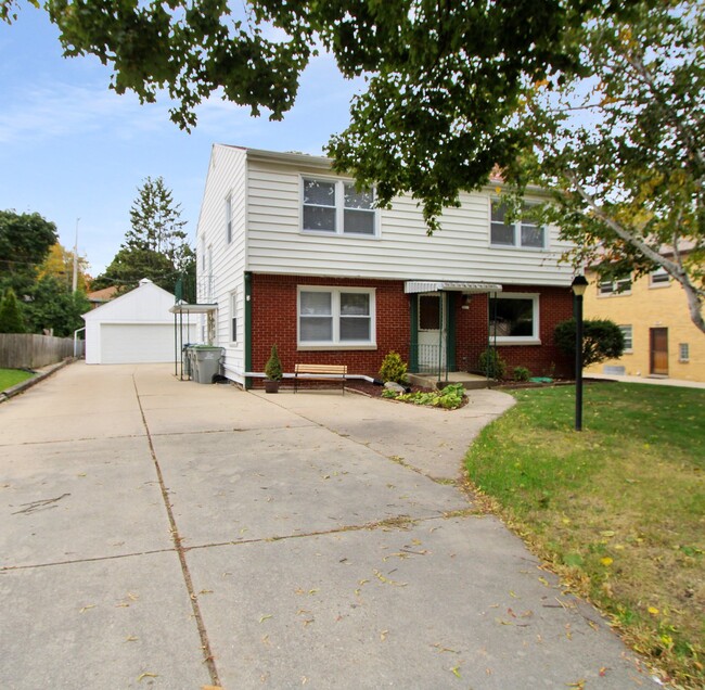 2637 S 51st St, Unit 2637 S 51st St Upper Unit