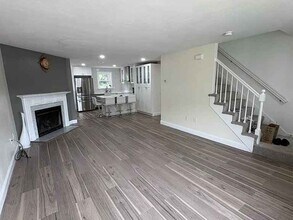 121 Cadogan Way in Nashua, NH - Building Photo - Building Photo