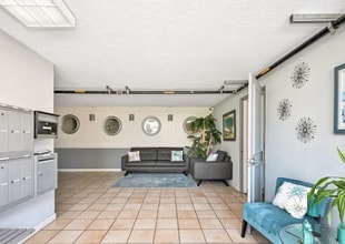 2302 E 2nd St, Unit 2E in Long Beach, CA - Foto de edificio - Building Photo