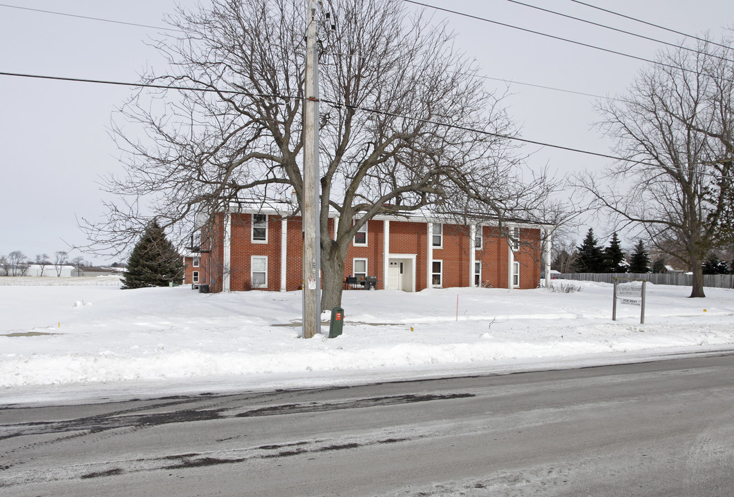 Colonial Manor Apartments in Walworth, WI - Building Photo