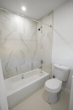 1219 NW 33rd St in Miami, FL - Building Photo - Building Photo