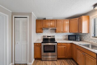 39471 Jefferson Ave-Unit -4 in Harrison Township, MI - Building Photo - Building Photo