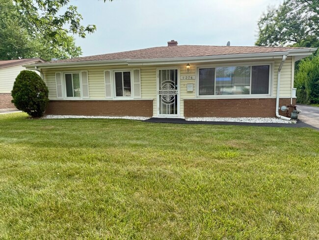 property at 1374 Forest Pl