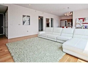 45 Ivan Allen Jr Blvd NW, Unit 2406 in Atlanta, GA - Foto de edificio - Building Photo