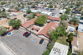 511-513 Candelaria Rd NW in Albuquerque, NM - Building Photo - Building Photo