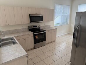 1912 Capeside Cir in Wellington, FL - Building Photo - Building Photo
