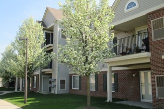 The Fairways at Woodfield in Grand Blanc, MI - Foto de edificio - Building Photo