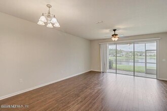 6920 Roundleaf Dr in Jacksonville, FL - Building Photo - Building Photo