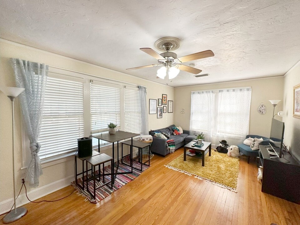 933 SW 5th Ave in Gainesville, FL - Building Photo