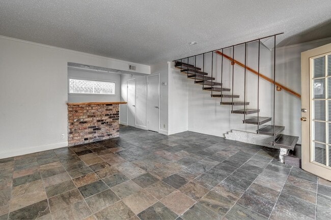 4321 Hazard St, Unit 9 in Houston, TX - Building Photo - Building Photo