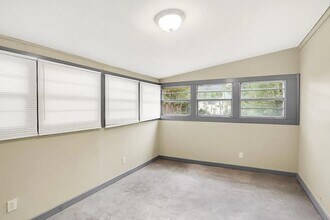 1611 Nichol Ave in Anderson, IN - Building Photo - Building Photo