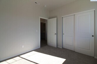 5533 Remington Dr in Pasco, WA - Building Photo - Building Photo