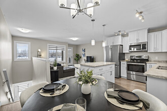 Chester Court Condos in Moose Jaw, SK - Building Photo - Building Photo