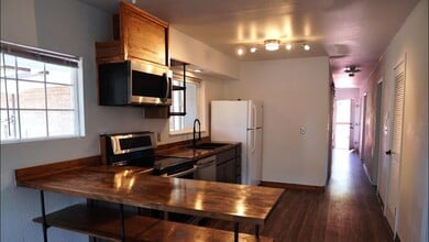 2015 Oregon Ave, Unit A in Klamath Falls, OR - Building Photo - Building Photo
