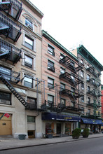 32 Mulberry St in New York, NY - Building Photo - Building Photo