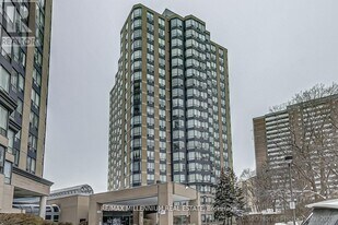3 Hickory Tree Rd in Toronto, ON - Building Photo