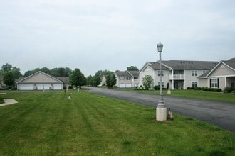 Evergreen Terrace in Youngstown, OH - Building Photo - Building Photo