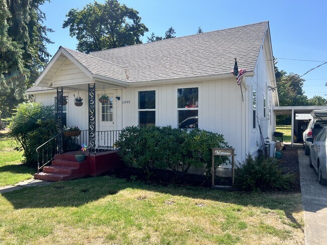 13799 Myers Ln S in Jefferson, OR - Building Photo - Building Photo