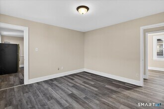 38 Bristol St in West Haven, CT - Building Photo - Building Photo