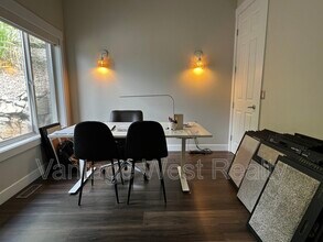 1020 Aurora Heights in West Kelowna, BC - Building Photo - Building Photo