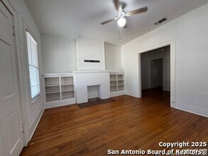 2014 W Mulberry Ave in San Antonio, TX - Building Photo - Building Photo