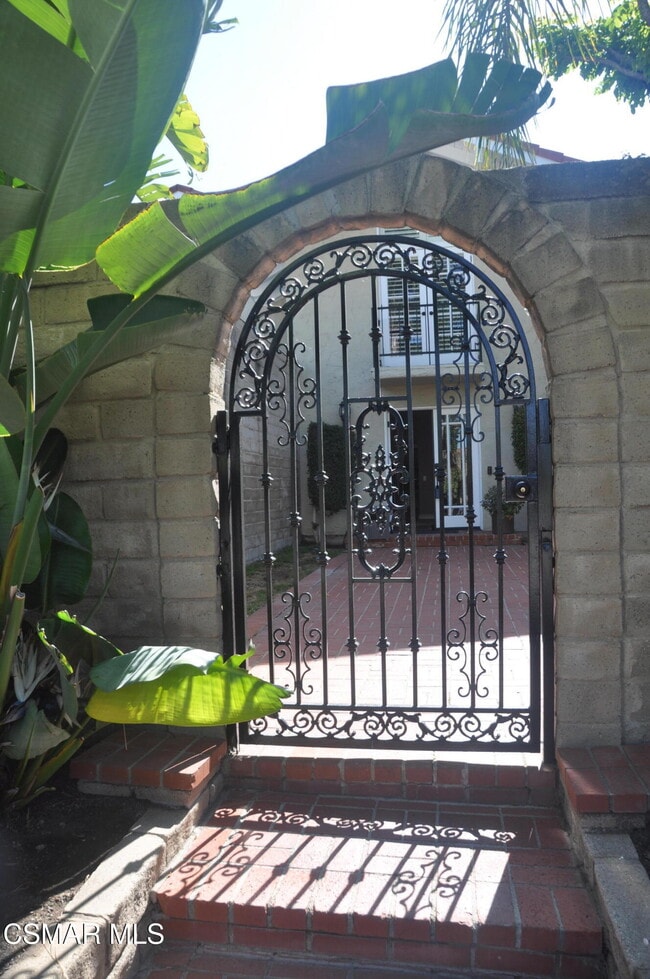 4500 Yorkfield Ct in Westlake Village, CA - Building Photo - Building Photo
