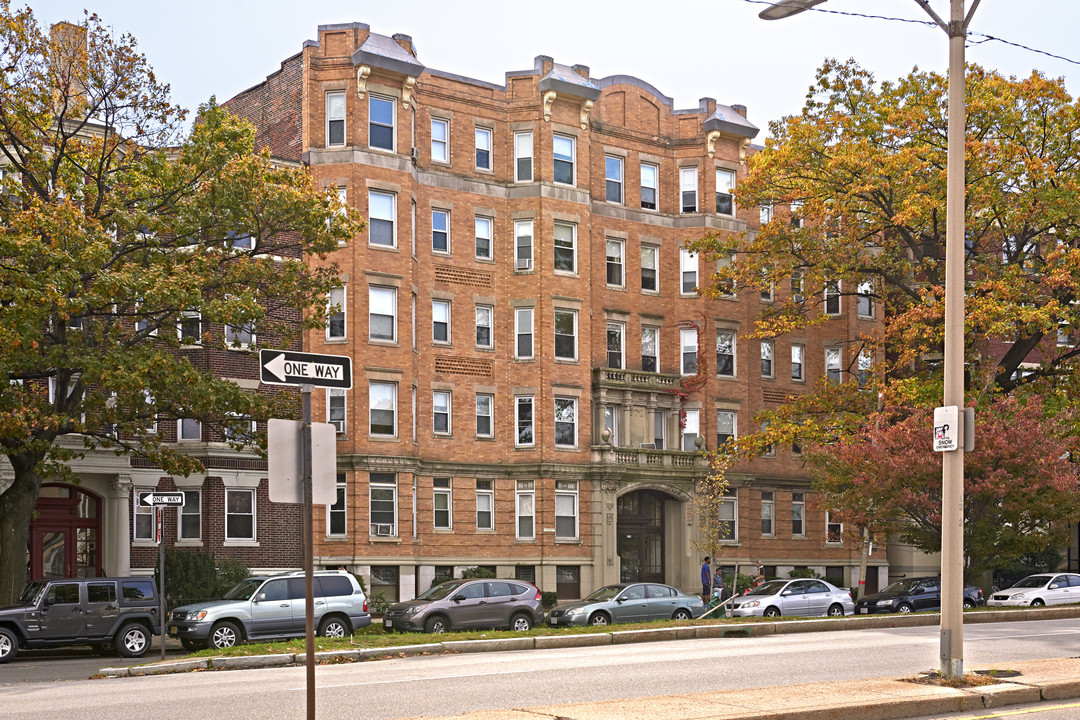 1334 Commonwealth Ave in Boston, MA - Building Photo