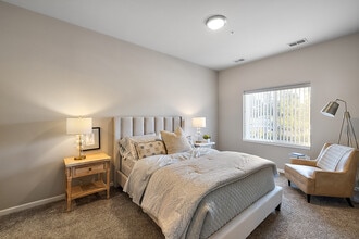 Aspen Pointe Independent Senior Living in Clinton Township, MI - Foto de edificio - Building Photo