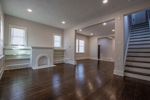 3812 Dodge St in Omaha, NE - Building Photo