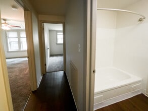 Utomin Apartments in Indianapolis, IN - Building Photo - Building Photo