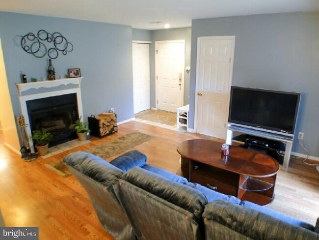 393 Redbud Ct in Warrington, PA - Building Photo - Building Photo