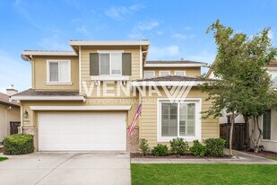 1939 Glenveagh Ln in Lincoln, CA - Building Photo