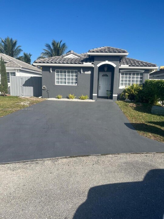 15125 SW 138th Terrace in Miami, FL - Building Photo