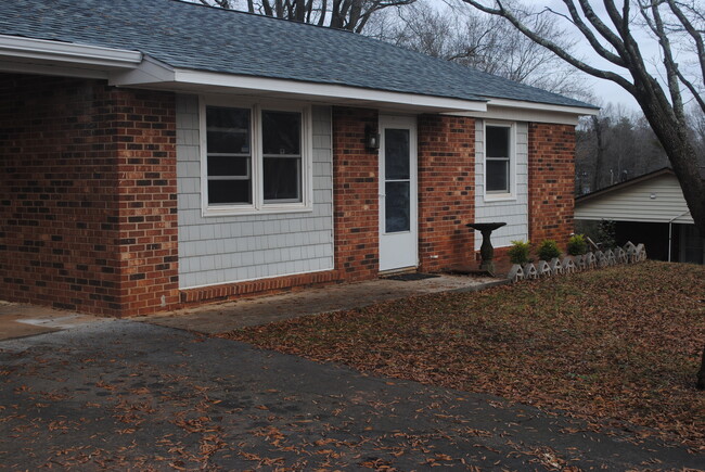 370 West Ave in Troutman, NC - Building Photo - Building Photo