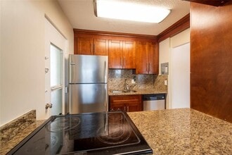 2555 NE 11th St in Fort Lauderdale, FL - Building Photo - Building Photo