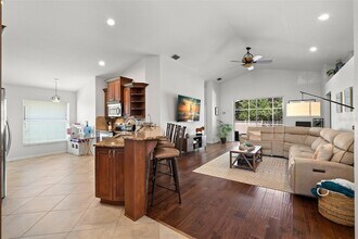 8662 Manassas Rd in Tampa, FL - Building Photo - Building Photo