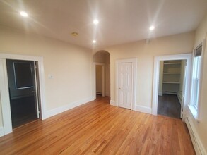 586 Freeport St, Unit 1 in Boston, MA - Building Photo - Building Photo