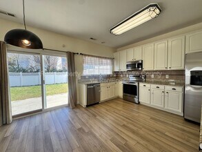 338 Luke Meadow Ln in Cary, NC - Building Photo - Building Photo