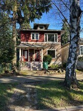 2112 5th Ave W in Seattle, WA - Foto de edificio - Building Photo